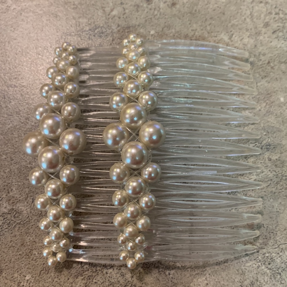 Two Pearl Accent Hair Combs Matching Set - Picture 3 of 4